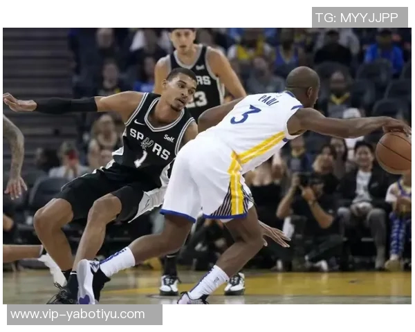 文班亚马砍下24分15板表现惊艳马刺新赛季比赛引发广泛关注